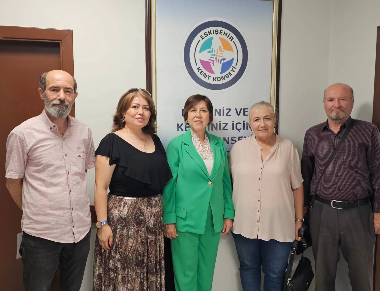 ESKİŞEHİR SULTANLAR ZEYBEK EKİBİNDEN ESKİŞEHİR KENT KONSEYİ BAŞKANI İNCİ ÜLÜĞ'a ZİYARET