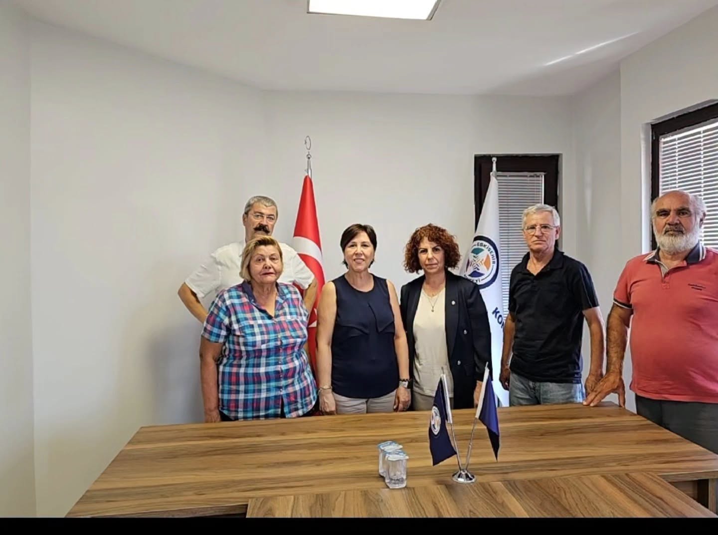 DİSK EMEKLİ-SEN ESKİŞEHİR ŞUBE BAŞKANI HATİCE KILIÇ, VE SENDİKA YÖNETİMİ  ESKİŞEHİR KENT KONSEYİ BAŞKANI İNCİ ÜLÜĞ’Ü ZİYARET ETTİ.