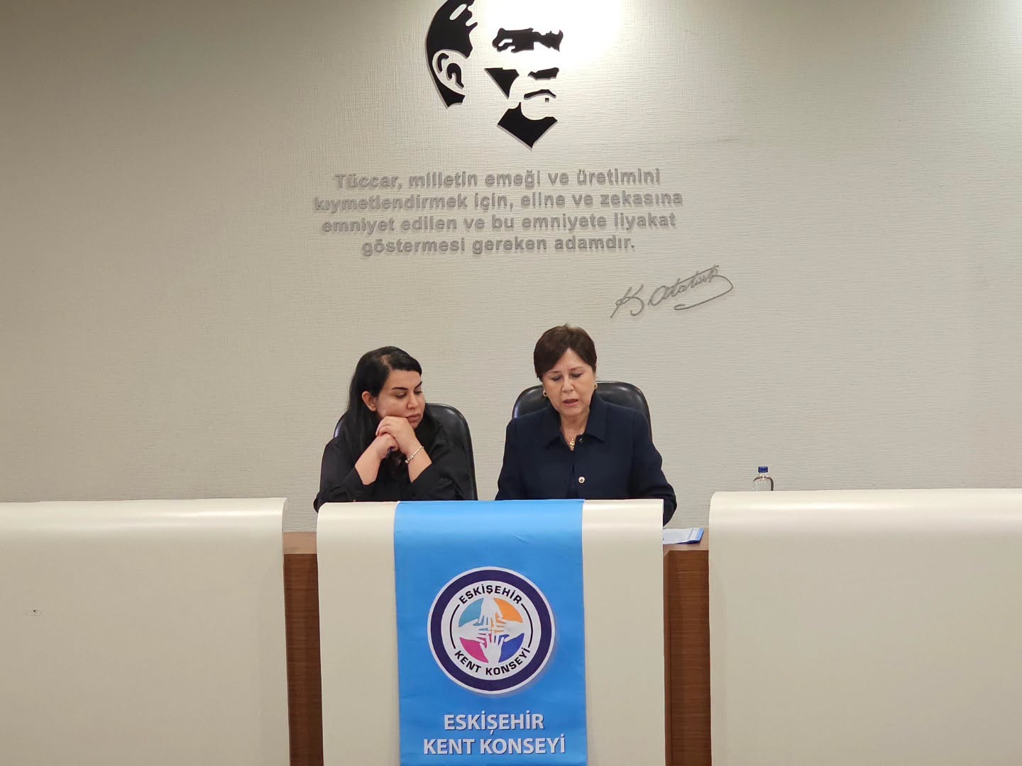 ESKİŞEHİR KENT KONSEYİ OLAĞAN YÜRÜTME KURULU TOPLANTISI İNCİ ÜLÜĞ BAŞKANLIĞINDA GERÇEKLEŞTİRİLDİ.