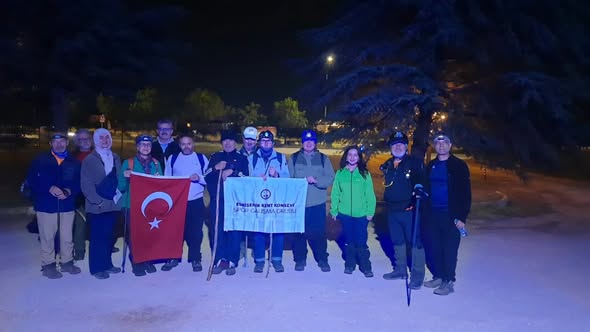 ESKİŞEHİR’DE SAĞLIKLI YAŞAM İÇİN GECE DOĞA YÜRÜYÜŞÜ DÜZENLENDİ
