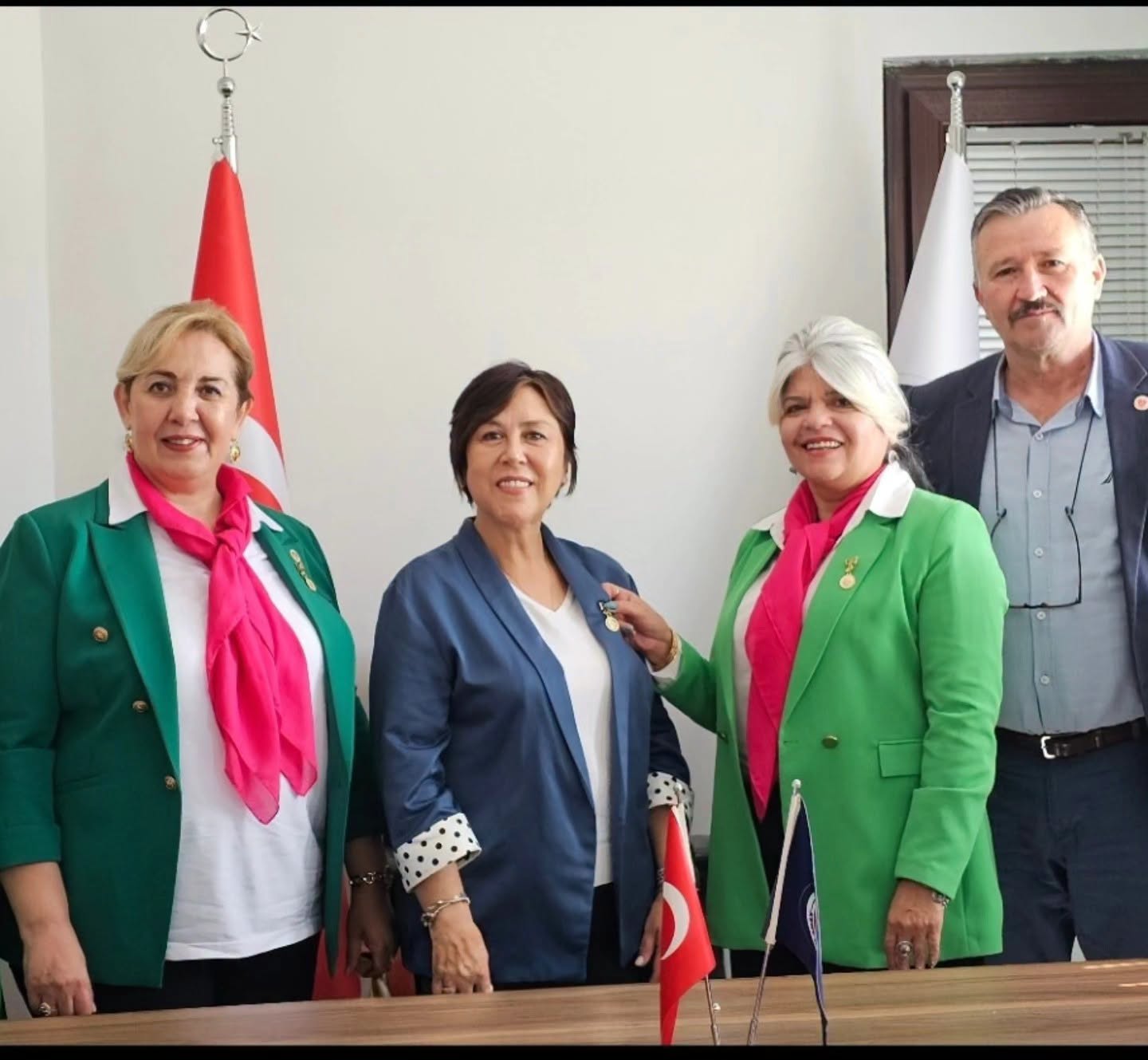 TÜRKİYE EMEKLİ ASTSUBAYLAR DERNEĞİ (TEMAD) TEMAD ODUNPAZARI KADIN KOLLARI ESKİŞEHİR KENT KONSEYİ BAŞKANI İNCİ ÜLÜĞ’Ü MAKAMINDA ZİYARET ETTİ.